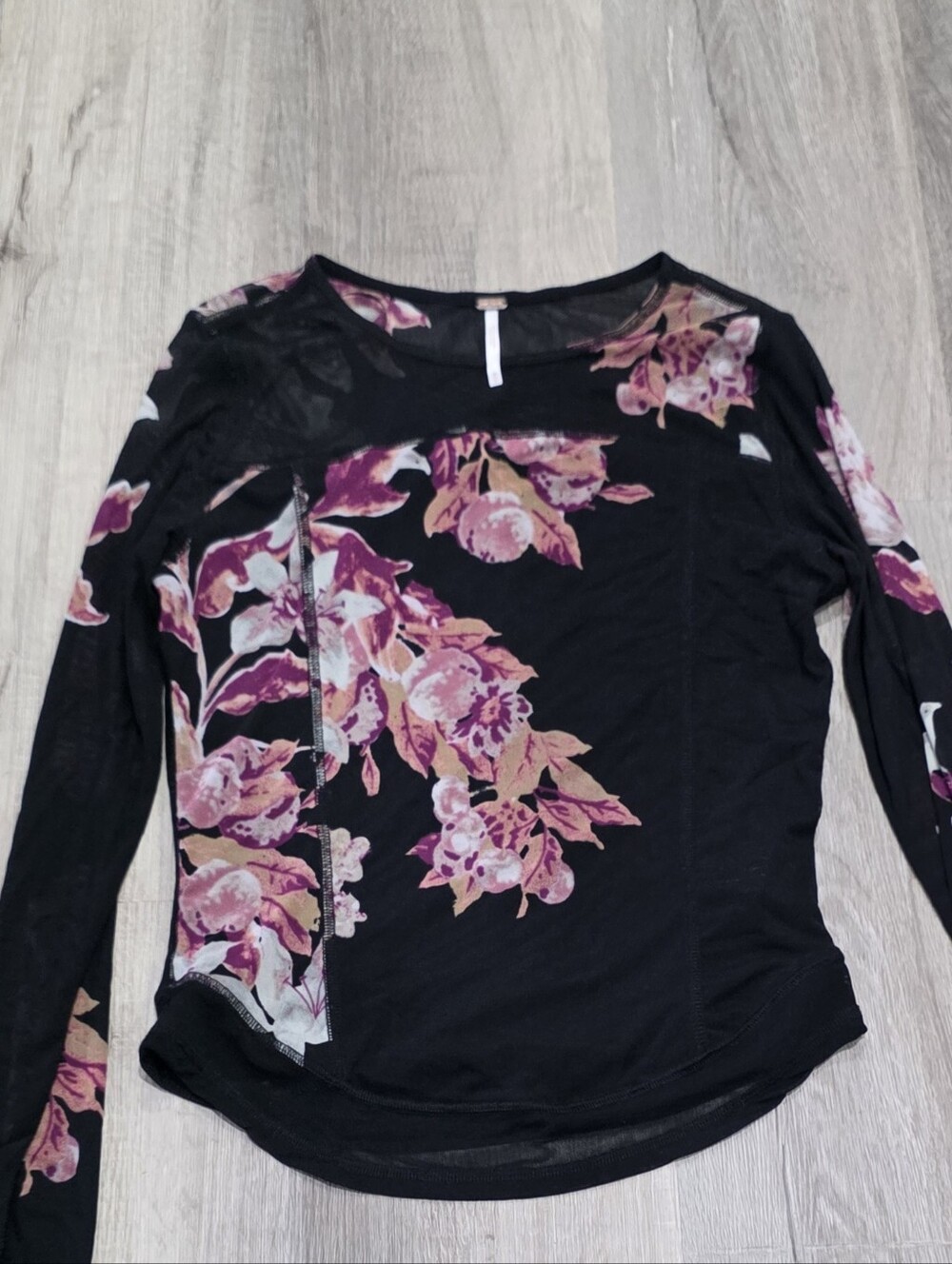 Free People Women's Black Long-Sleeve Floral Top Size M - Picture 5 of 5